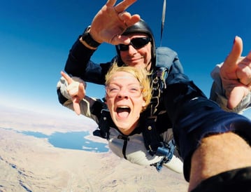 Toni Skydiving